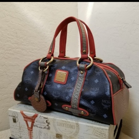 Authentic Unique Vintage Speedy Satchel ***SOLD ON ANOTHER SITE *** - Picture 2 of 6